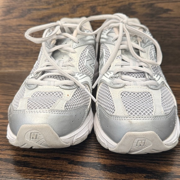 New Balance 530  Women's Silver Athletic Shoes - Picture 4 of 8
